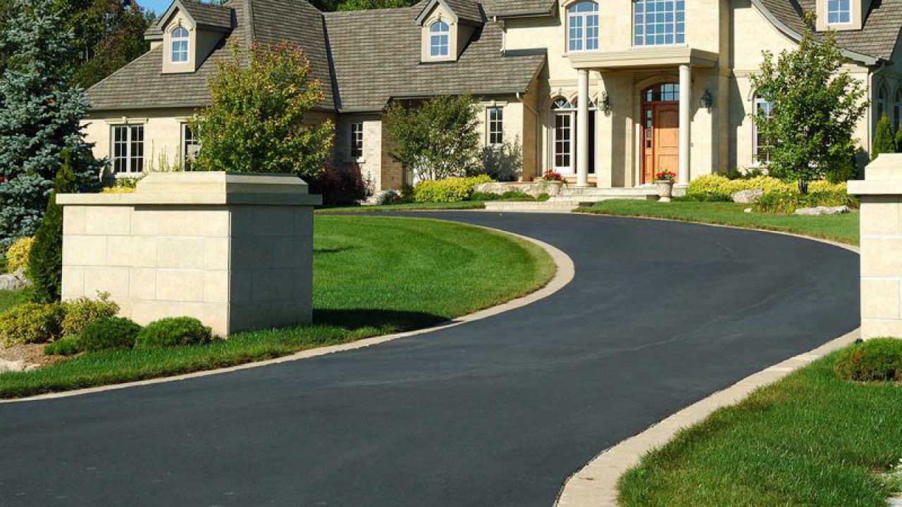 installing asphalt driveways